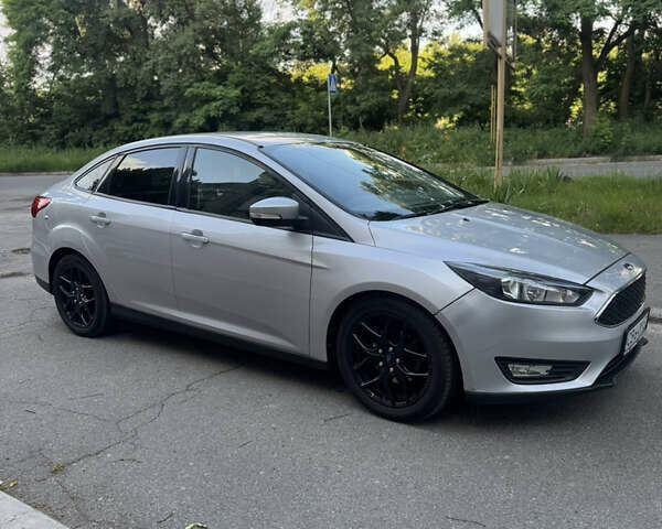 Сірий Форд Фокус, об'ємом двигуна 2 л та пробігом 149 тис. км за 8200 $, фото 2 на Automoto.ua
