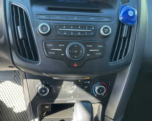 Сірий Форд Фокус, об'ємом двигуна 2 л та пробігом 222 тис. км за 8100 $, фото 13 на Automoto.ua