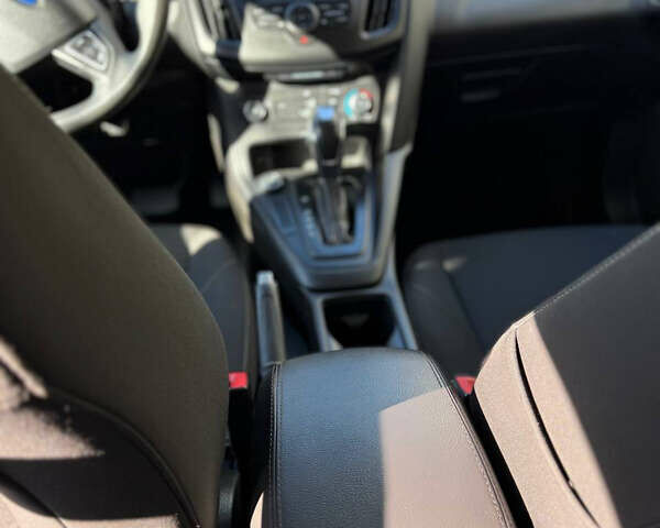 Серый Форд Фокус, объемом двигателя 2 л и пробегом 150 тыс. км за 8300 $, фото 5 на Automoto.ua