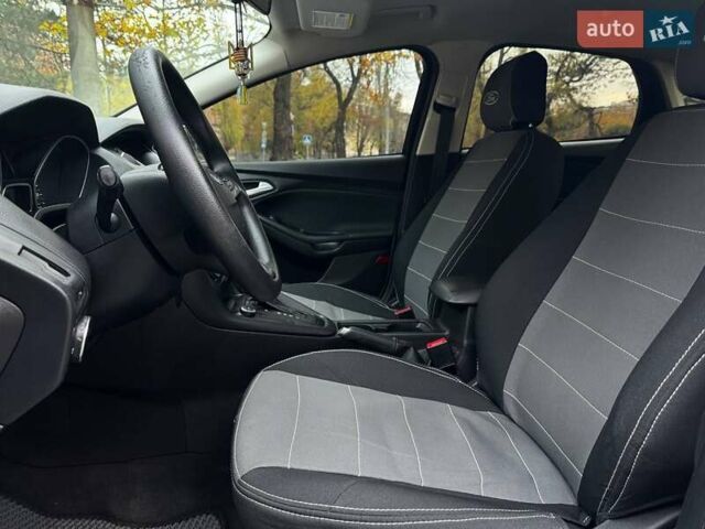 Сірий Форд Фокус, об'ємом двигуна 2 л та пробігом 139 тис. км за 7999 $, фото 14 на Automoto.ua