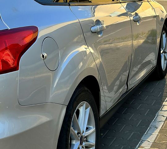 Сірий Форд Фокус, об'ємом двигуна 2 л та пробігом 150 тис. км за 8300 $, фото 3 на Automoto.ua