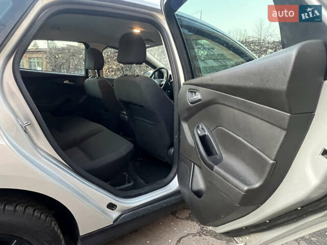 Серый Форд Фокус, объемом двигателя 2 л и пробегом 140 тыс. км за 8500 $, фото 19 на Automoto.ua