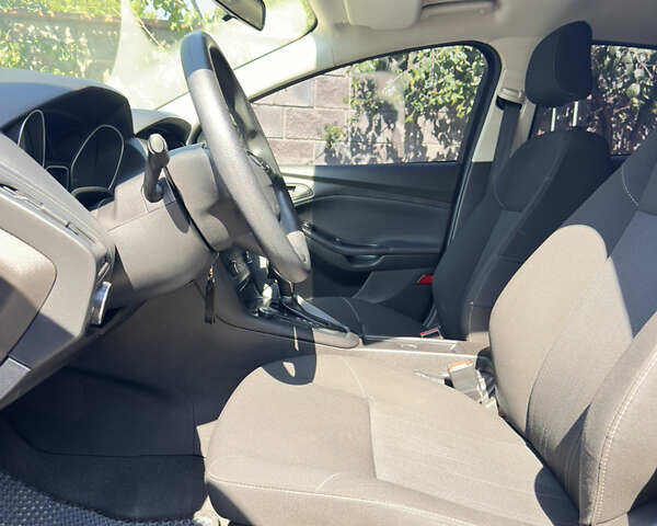 Сірий Форд Фокус, об'ємом двигуна 2.01 л та пробігом 108 тис. км за 8500 $, фото 35 на Automoto.ua