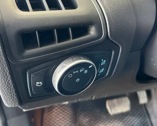 Форд Фокус 2016 в Николаеве на Automoto.ua Серый Форд Фокус, объемом двигателя 2 л и пробегом 147 тыс. км за 8399 $, фото 13 на Automoto.ua