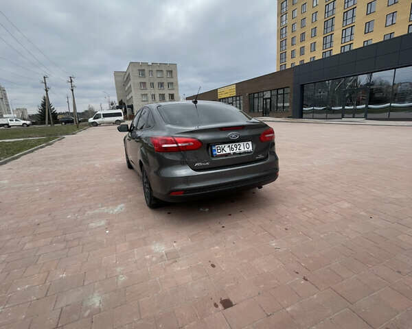 Серый Форд Фокус, объемом двигателя 2 л и пробегом 186 тыс. км за 7500 $, фото 5 на Automoto.ua