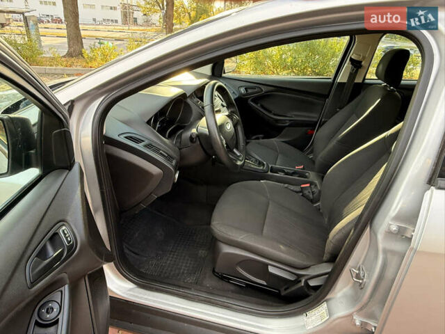 Сірий Форд Фокус, об'ємом двигуна 2 л та пробігом 144 тис. км за 6900 $, фото 26 на Automoto.ua