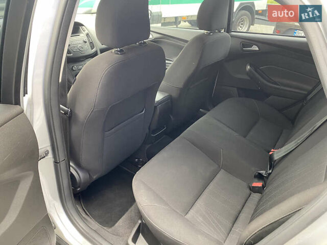 Серый Форд Фокус, объемом двигателя 2 л и пробегом 174 тыс. км за 8700 $, фото 14 на Automoto.ua
