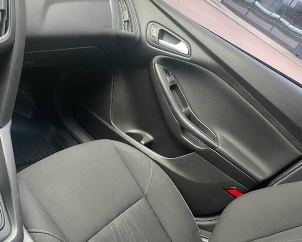 Серый Форд Фокус, объемом двигателя 2 л и пробегом 186 тыс. км за 7500 $, фото 19 на Automoto.ua