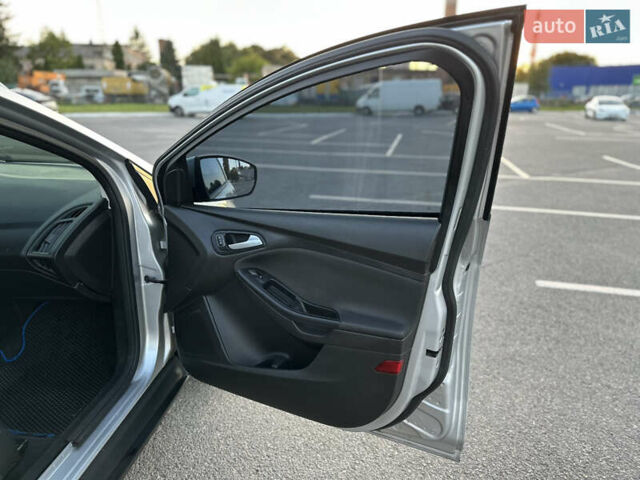 Серый Форд Фокус, объемом двигателя 2 л и пробегом 293 тыс. км за 7900 $, фото 27 на Automoto.ua