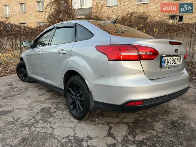 Серый Форд Фокус, объемом двигателя 2 л и пробегом 140 тыс. км за 8500 $, фото 4 на Automoto.ua