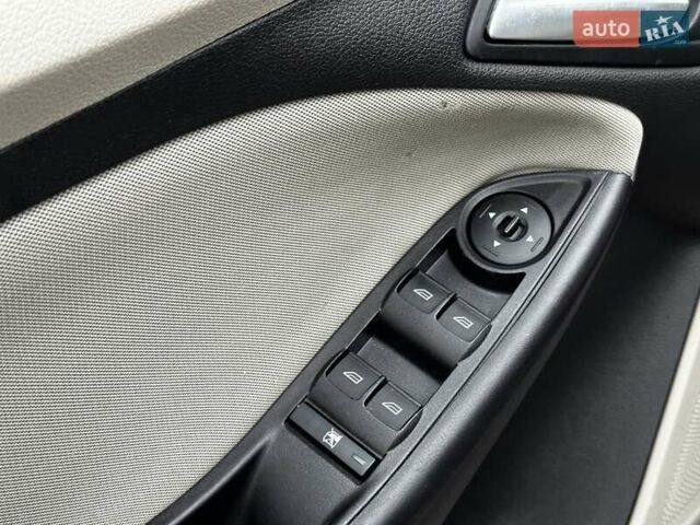 Серый Форд Фокус, объемом двигателя 2 л и пробегом 151 тыс. км за 6799 $, фото 14 на Automoto.ua