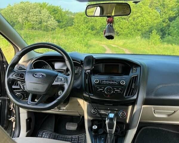 Сірий Форд Фокус, об'ємом двигуна 2 л та пробігом 250 тис. км за 6300 $, фото 4 на Automoto.ua