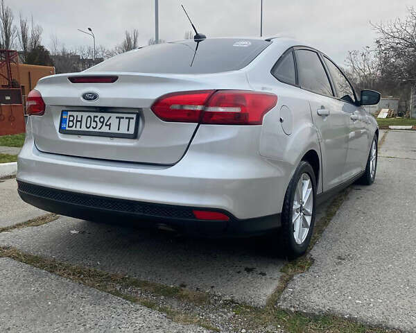 Серый Форд Фокус, объемом двигателя 2 л и пробегом 150 тыс. км за 8300 $, фото 4 на Automoto.ua