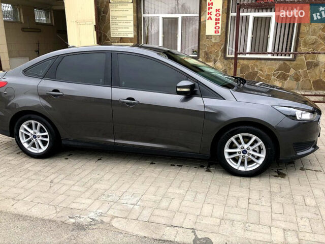 Сірий Форд Фокус, об'ємом двигуна 2 л та пробігом 122 тис. км за 8500 $, фото 3 на Automoto.ua