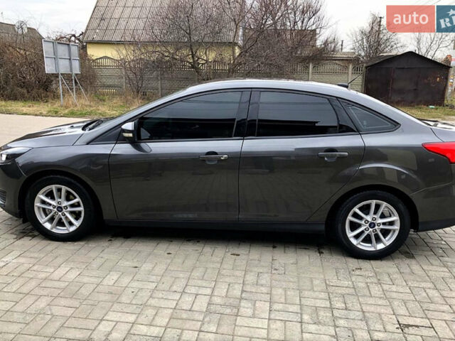 Сірий Форд Фокус, об'ємом двигуна 2 л та пробігом 122 тис. км за 8500 $, фото 1 на Automoto.ua