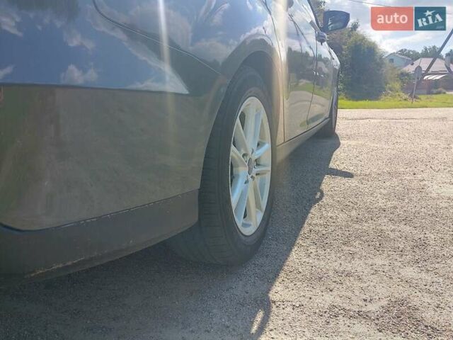 Серый Форд Фокус, объемом двигателя 2 л и пробегом 230 тыс. км за 7800 $, фото 6 на Automoto.ua