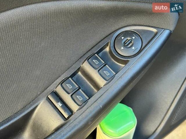 Серый Форд Фокус, объемом двигателя 2 л и пробегом 108 тыс. км за 8990 $, фото 9 на Automoto.ua