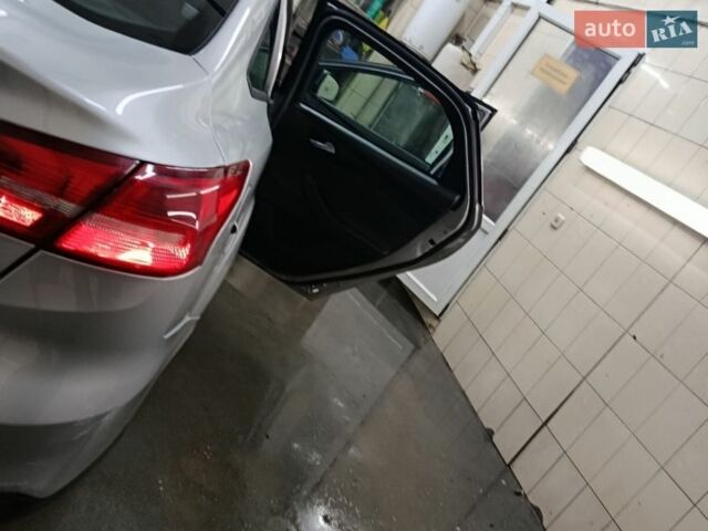Серый Форд Фокус, объемом двигателя 2 л и пробегом 112 тыс. км за 7800 $, фото 4 на Automoto.ua
