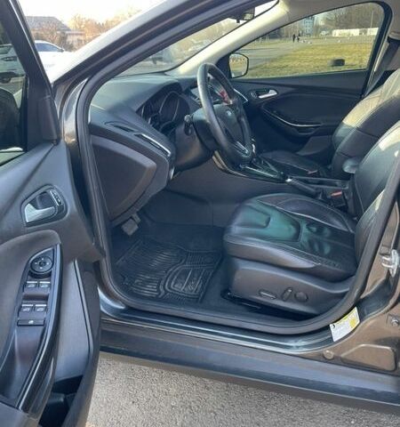 Сірий Форд Фокус, об'ємом двигуна 2 л та пробігом 116 тис. км за 10000 $, фото 10 на Automoto.ua