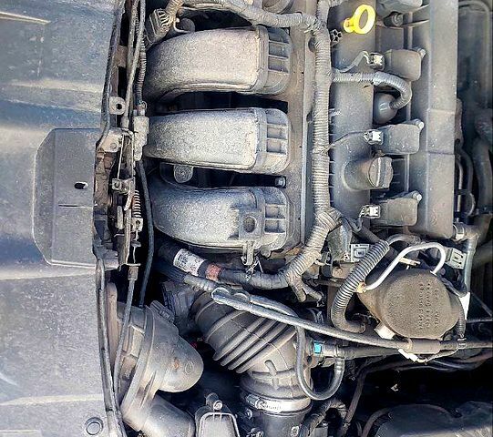 Серый Форд Фокус, объемом двигателя 2 л и пробегом 258 тыс. км за 8700 $, фото 2 на Automoto.ua