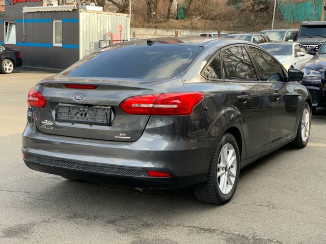 Сірий Форд Фокус, об'ємом двигуна 2 л та пробігом 35 тис. км за 9800 $, фото 5 на Automoto.ua
