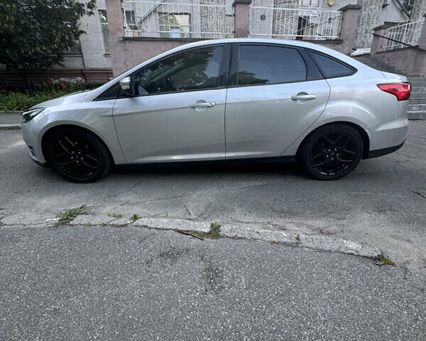 Сірий Форд Фокус, об'ємом двигуна 2 л та пробігом 149 тис. км за 8200 $, фото 3 на Automoto.ua