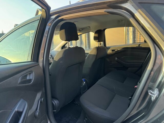 Форд Фокус 2016 в Белой Церкве на Automoto.ua Серый Форд Фокус, объемом двигателя 2 л и пробегом 98 тыс. км за 8000 $, фото 16 на Automoto.ua