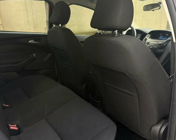 Серый Форд Фокус, объемом двигателя 2 л и пробегом 200 тыс. км за 7600 $, фото 12 на Automoto.ua