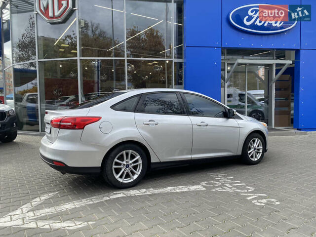 Серый Форд Фокус, объемом двигателя 2 л и пробегом 174 тыс. км за 8700 $, фото 5 на Automoto.ua