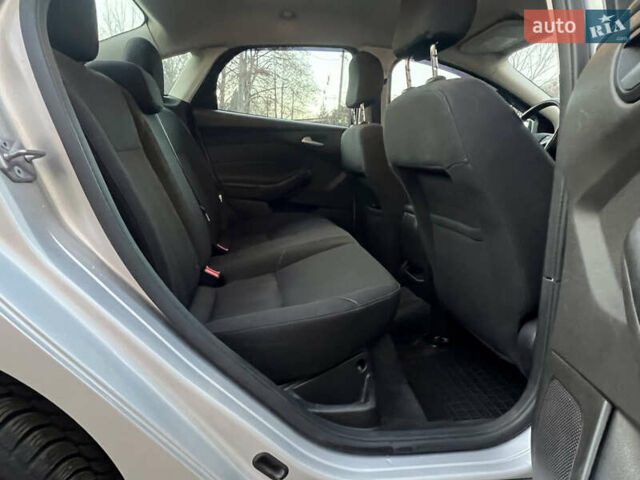 Серый Форд Фокус, объемом двигателя 2 л и пробегом 140 тыс. км за 8500 $, фото 18 на Automoto.ua