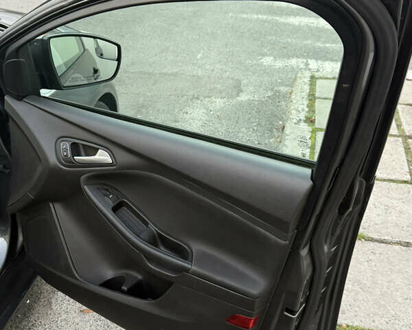 Серый Форд Фокус, объемом двигателя 2 л и пробегом 170 тыс. км за 8100 $, фото 14 на Automoto.ua