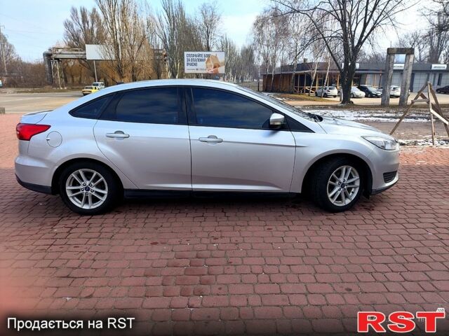 Серый Форд Фокус, объемом двигателя 2 л и пробегом 81 тыс. км за 9500 $, фото 2 на Automoto.ua