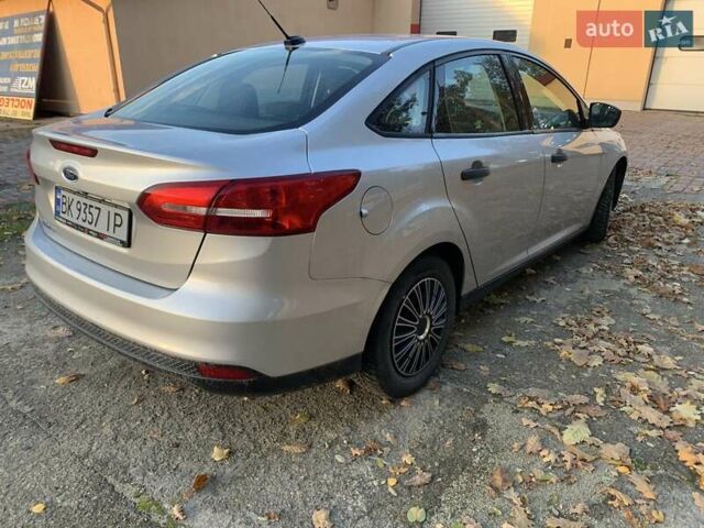 Серый Форд Фокус, объемом двигателя 2 л и пробегом 115 тыс. км за 7950 $, фото 1 на Automoto.ua