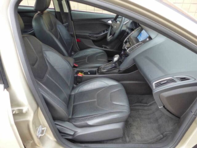 Серый Форд Фокус, объемом двигателя 2 л и пробегом 68 тыс. км за 7500 $, фото 7 на Automoto.ua