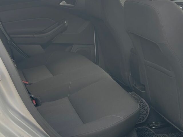 Сірий Форд Фокус, об'ємом двигуна 2 л та пробігом 76 тис. км за 8800 $, фото 10 на Automoto.ua