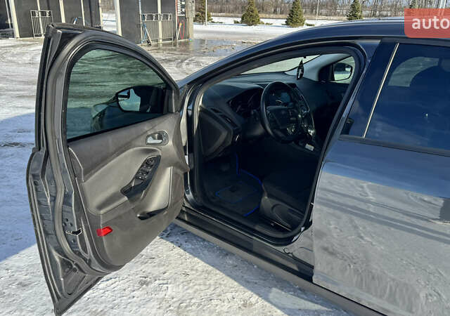 Серый Форд Фокус, объемом двигателя 2 л и пробегом 119 тыс. км за 9800 $, фото 10 на Automoto.ua