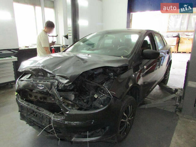 Форд Фокус 2017 у Києві на Automoto.ua Сірий Форд Фокус, об'ємом двигуна 2 л та пробігом 100 тис. км за 4900 $, фото 4 на Automoto.ua