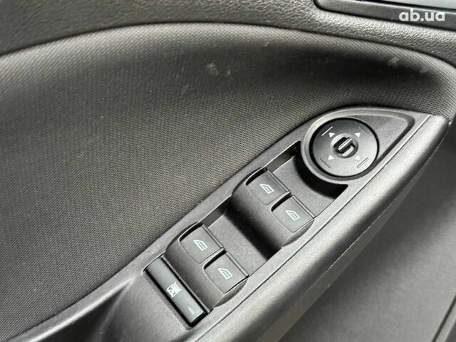 Серый Форд Фокус, объемом двигателя 1 л и пробегом 105 тыс. км за 6990 $, фото 15 на Automoto.ua