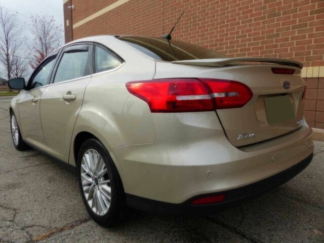 Серый Форд Фокус, объемом двигателя 2 л и пробегом 68 тыс. км за 7500 $, фото 3 на Automoto.ua