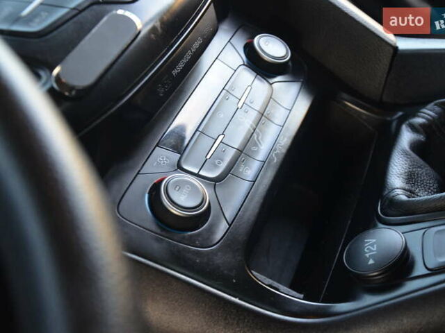 Сірий Форд Фокус, об'ємом двигуна 1 л та пробігом 125 тис. км за 6250 $, фото 38 на Automoto.ua