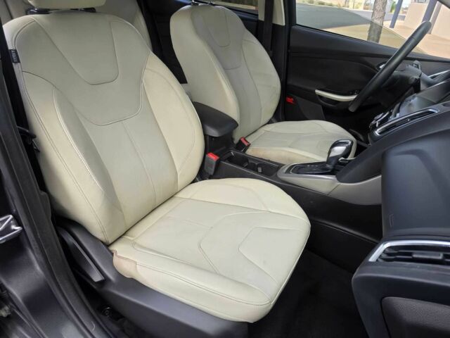 Сірий Форд Фокус, об'ємом двигуна 2 л та пробігом 54 тис. км за 3900 $, фото 6 на Automoto.ua