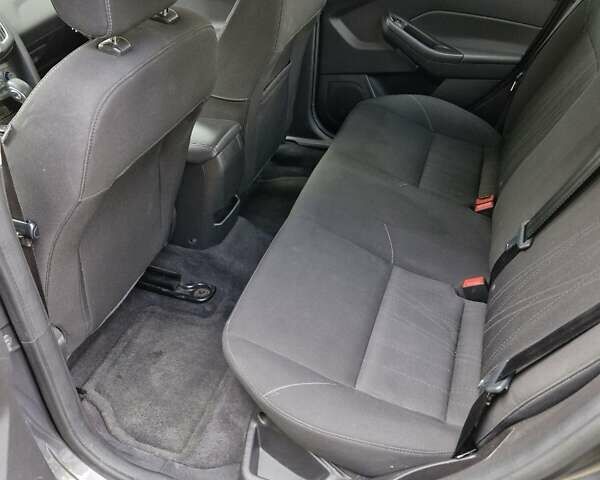 Серый Форд Фокус, объемом двигателя 2 л и пробегом 99 тыс. км за 10300 $, фото 9 на Automoto.ua