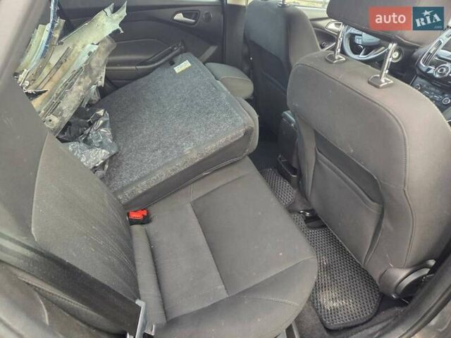 Сірий Форд Фокус, об'ємом двигуна 2 л та пробігом 160 тис. км за 2600 $, фото 18 на Automoto.ua
