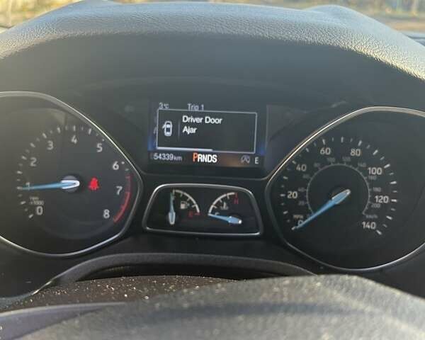 Серый Форд Фокус, объемом двигателя 1 л и пробегом 54 тыс. км за 9000 $, фото 2 на Automoto.ua