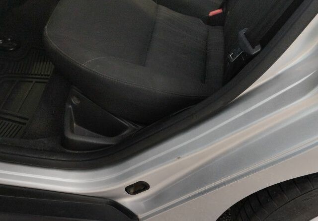 Сірий Форд Фокус, об'ємом двигуна 2 л та пробігом 142 тис. км за 8999 $, фото 16 на Automoto.ua