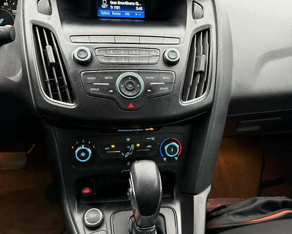 Сірий Форд Фокус, об'ємом двигуна 2 л та пробігом 119 тис. км за 8500 $, фото 9 на Automoto.ua