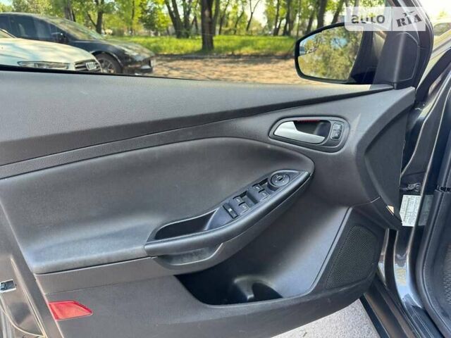 Сірий Форд Фокус, об'ємом двигуна 2 л та пробігом 116 тис. км за 9300 $, фото 14 на Automoto.ua