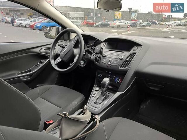 Сірий Форд Фокус, об'ємом двигуна 2 л та пробігом 154 тис. км за 9000 $, фото 4 на Automoto.ua