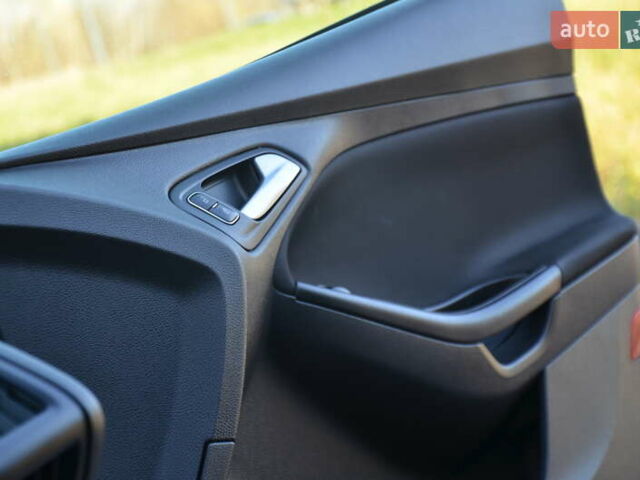 Сірий Форд Фокус, об'ємом двигуна 1 л та пробігом 125 тис. км за 6250 $, фото 41 на Automoto.ua