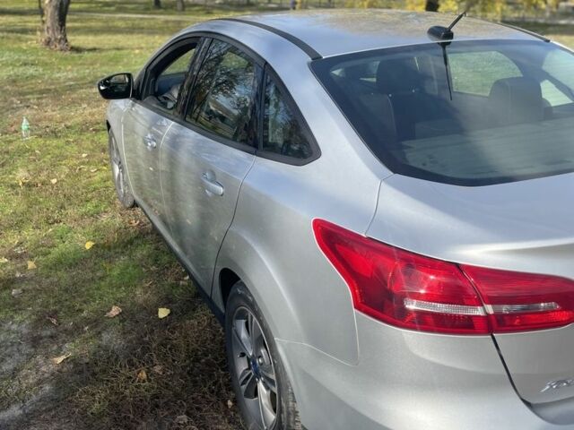 Сірий Форд Фокус, об'ємом двигуна 1 л та пробігом 75 тис. км за 8350 $, фото 2 на Automoto.ua